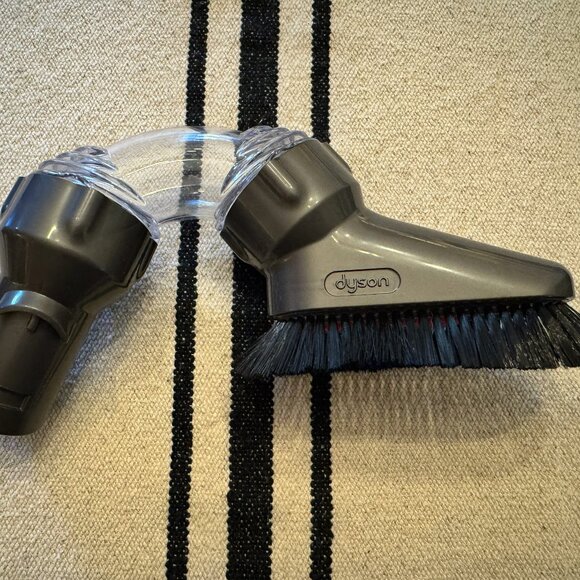 Dyson Multi-Angle Brush Attachment - Picture 1 of 4